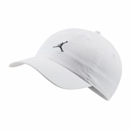 Кепка Jordan Classic99 Snapback Cap AR2117-100